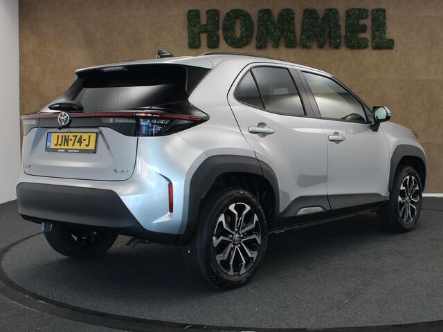 Toyota YARIS Cross 1.5 Hybrid 130 Dynamic Plus 130 PK - ADAPTIEVE CRUISE CONTROL - DODEHOEKDETECTIE - STUURWIELVERWARMING - CLIMATE CONTROL - APPLE CARPLAY/ANDROID AUTO - STOELVERWARMING VOORSTOELEN - PARKEERSENSOREN VOOR + ACHTER - EXTRA GETINT GLAS
