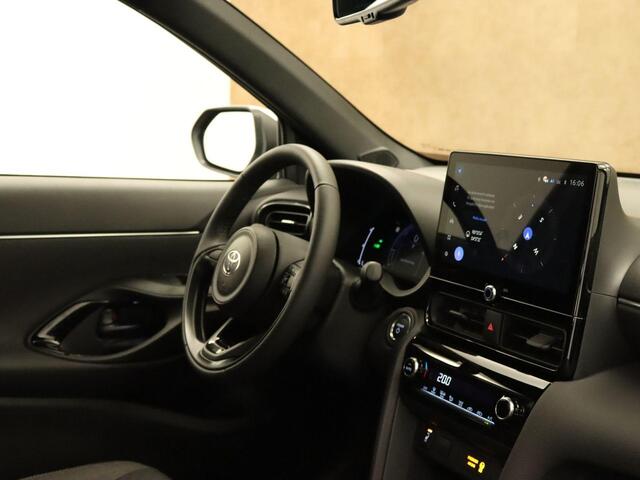 Toyota YARIS Cross 1.5 Hybrid 130 Dynamic Plus 130 PK - ADAPTIEVE CRUISE CONTROL - DODEHOEKDETECTIE - STUURWIELVERWARMING - CLIMATE CONTROL - APPLE CARPLAY/ANDROID AUTO - STOELVERWARMING VOORSTOELEN - PARKEERSENSOREN VOOR + ACHTER - EXTRA GETINT GLAS