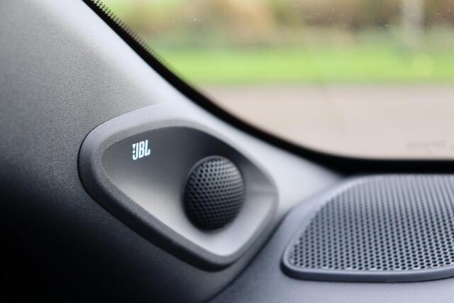 Toyota YARIS 1.5 Hybrid 130 GR Sport, Apple carplay, JBL Audio, Dodehoek Detectie, Panorama dak