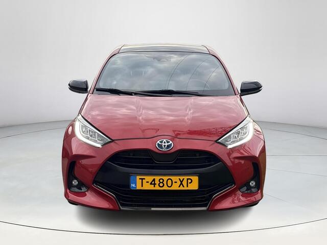 Toyota YARIS 1.5 Hybrid Executive **NAVIGATIE/ HEAD UP DISPLAY/ STOEL EN STUURWIELVERWARMING/ GARANTIE**