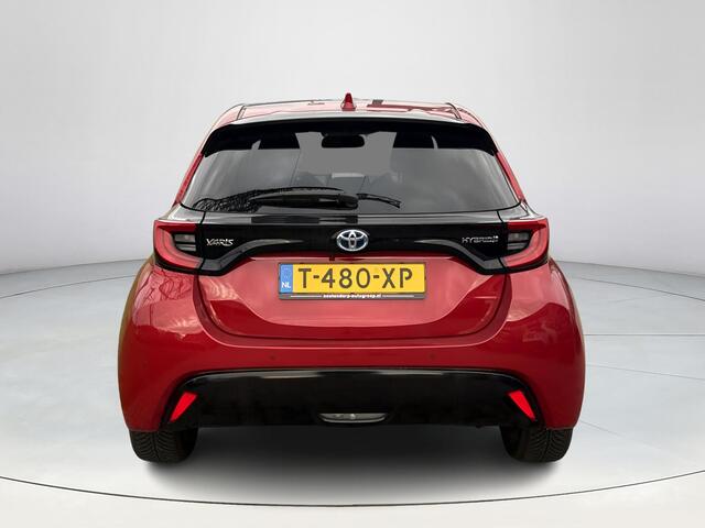 Toyota YARIS 1.5 Hybrid Executive **NAVIGATIE/ HEAD UP DISPLAY/ STOEL EN STUURWIELVERWARMING/ GARANTIE**