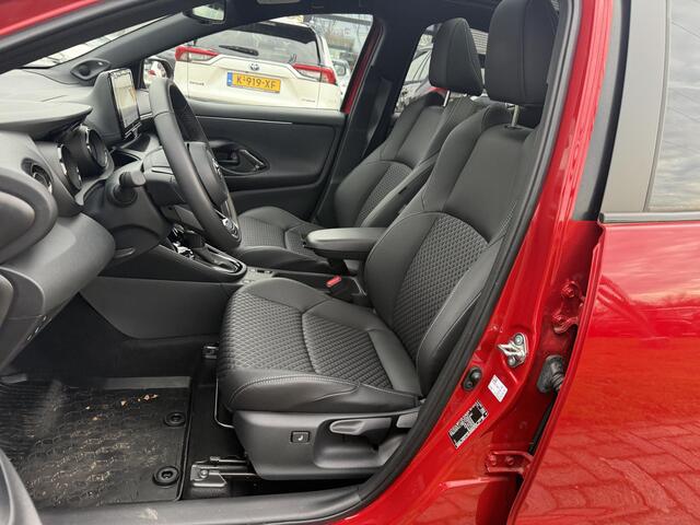Toyota YARIS 1.5 Hybrid Executive **NAVIGATIE/ HEAD UP DISPLAY/ STOEL EN STUURWIELVERWARMING/ GARANTIE**