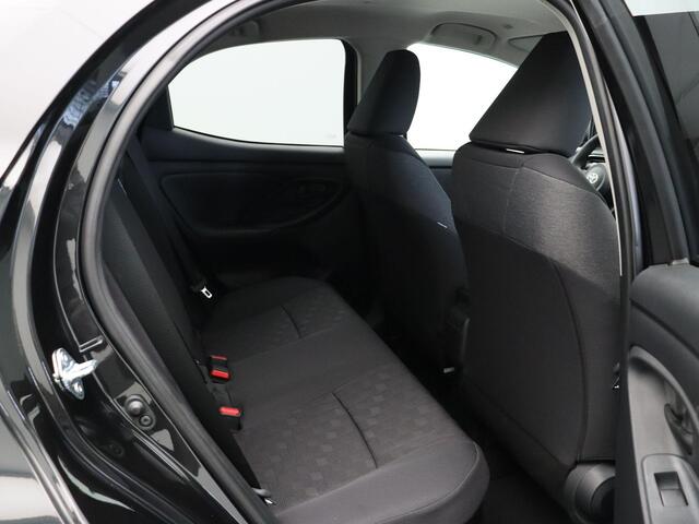 Toyota YARIS 1.5 Hybrid 115 Dynamic | Stoel en Stuurverwarming | Climate Control | Adaptieve Cruise Control | Achteruitrijcamera |