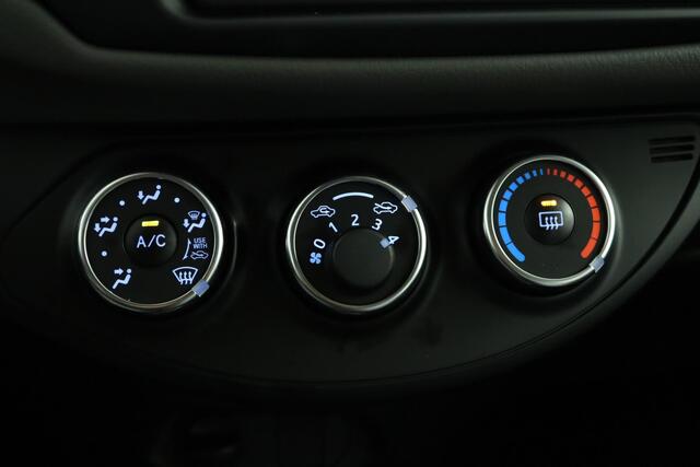 Toyota YARIS 1.0 VVT-i Comfort | Airco | Centrale vergrendeling | Bluetooth |