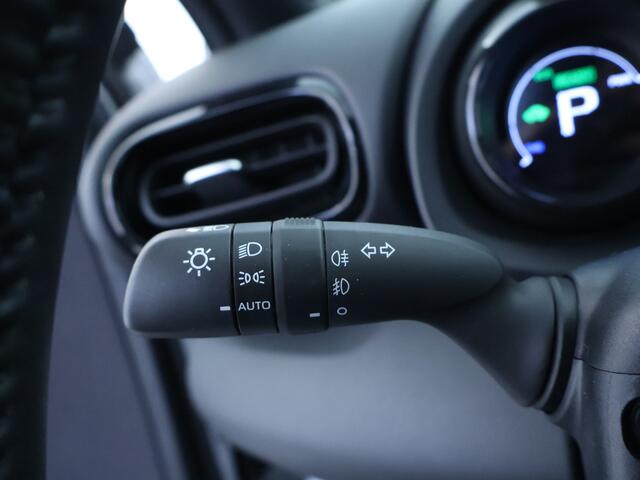 Toyota YARIS 1.5 Hybrid Executive Navigatie | Licht Metalen velgen | Achteruitrijcamera |