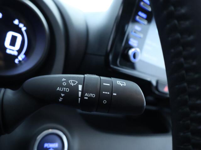 Toyota YARIS 1.5 Hybrid Dynamic Navigatie via Apple Carplay/Andriod auto | Licht Metalen velgen