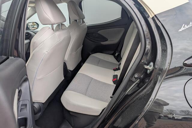 Toyota YARIS 1.5 Hybrid Executive Limited Ivory