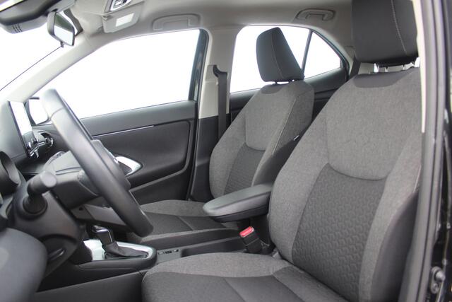 Toyota YARIS Cross 1.5 Hybrid GR Sport Apple carplay/ android auto l Armsteun l Elektrisch inklapbare buitenspiegels l Climate control l Achteruitrijcamera