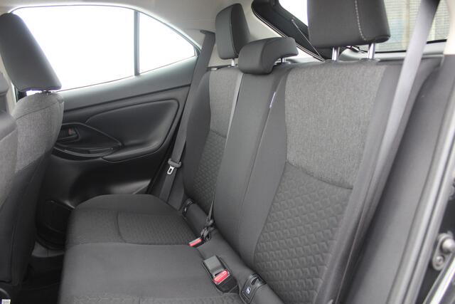 Toyota YARIS Cross 1.5 Hybrid GR Sport Apple carplay/ android auto l Armsteun l Elektrisch inklapbare buitenspiegels l Climate control l Achteruitrijcamera