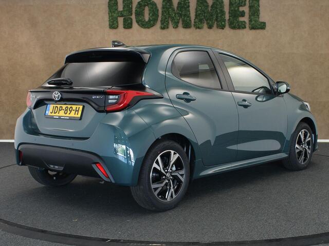 Toyota YARIS 1.5 Hybrid 130 Dynamic ComfortPack 130PK! - DIRECT UITVOORRAAD LEVERBAAR - ADAPTIEVE CRUISE CONTROL - DODEHOEKDETECTIE - APPLE CARPLAY/ANDROID AUTO - CAMERA - CLIMATE CONTROL - KEYLESS ENTRY/START - EXTRA GETINT GLAS - NAVIGATIE - STOELVERWARMING VOORZIJD