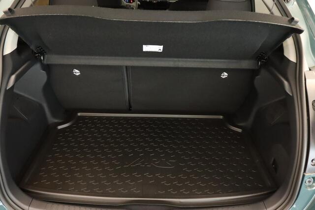 Toyota YARIS 1.5 Hybrid 130 Dynamic ComfortPack 130PK! - DIRECT UITVOORRAAD LEVERBAAR - ADAPTIEVE CRUISE CONTROL - DODEHOEKDETECTIE - APPLE CARPLAY/ANDROID AUTO - CAMERA - CLIMATE CONTROL - KEYLESS ENTRY/START - EXTRA GETINT GLAS - NAVIGATIE - STOELVERWARMING VOORZIJD