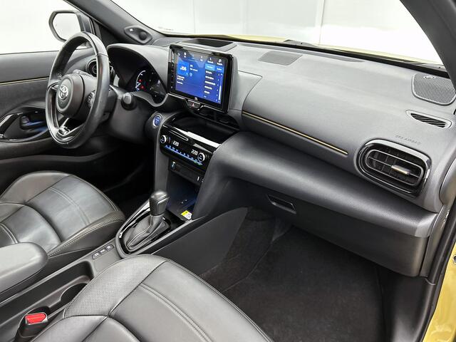 Toyota YARIS Cross 1.5 Hybrid Adventure | BTW voertuig | Lederenbekleding | Panorama dak | Stoelverwarming |