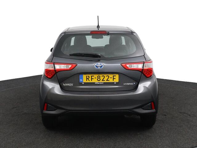 Toyota YARIS 1.5 Hybrid Executive | Alcantara Bekleding | Licht en Regensensor | Navigatie | Led Verlichting |