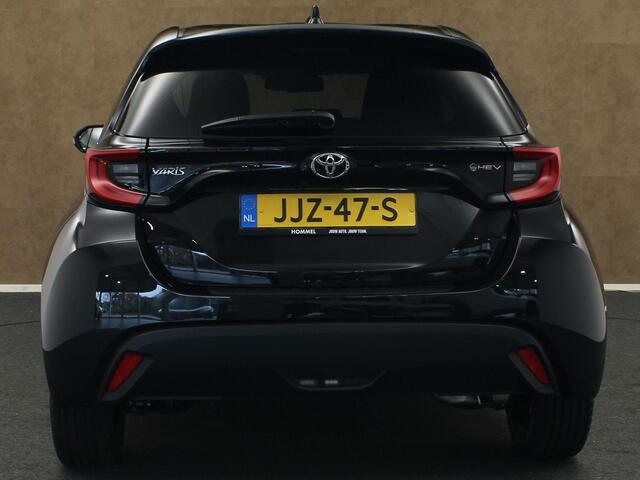 Toyota YARIS 1.5 Hybrid 115 Dynamic - DIRECT UIT VOORRAAD LEVERBAAR - KEYLESS ENTRY & START - STOEL EN STUUR VERWARMING - ADPATIVE CRUISE CONTROL - ACHTERUITRIJ CAMERA - DRAADLOZE TELEFOONLADER