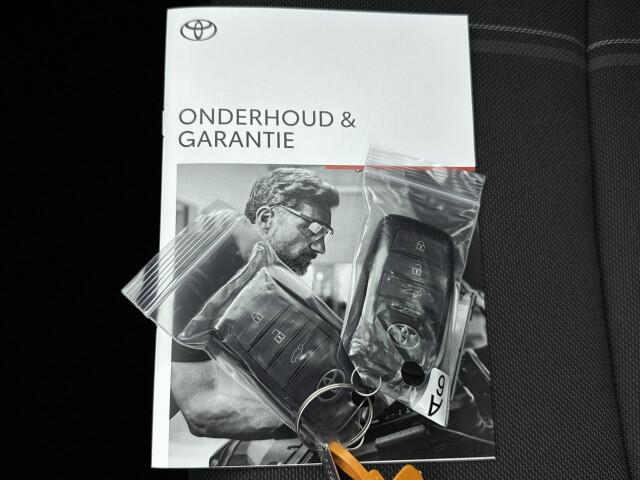 Toyota YARIS Cross 1.5 Hybrid 130 Executive + Premium Pack | NIEUW & DIRECT LEVERBAAR | JBL | Matrix Led | PDC V+A |