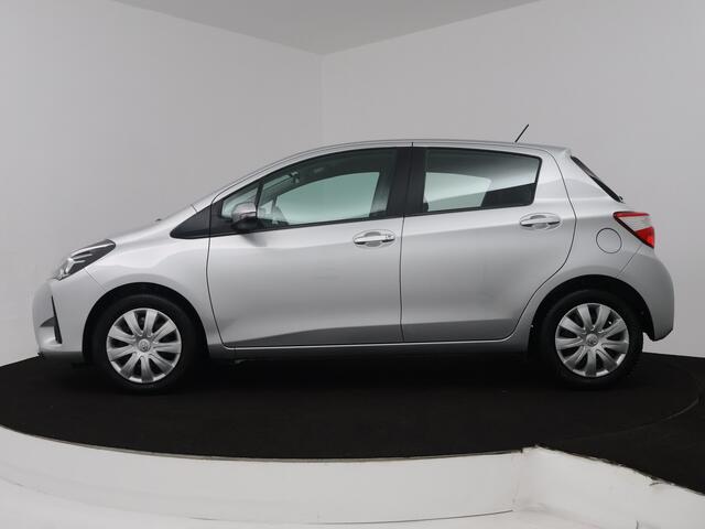 Toyota YARIS 1.5 VVT-i Active | Navigatie | Camera |