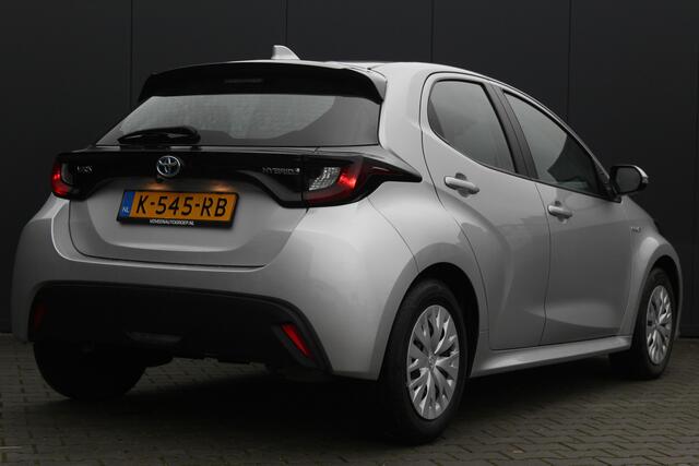 Toyota YARIS 1.5 Hybrid Active | Incl. 12 maanden garantie | 1ste eigenaar | 100% dealer onderhouden | Cruise control | Climate control | Lane assist | Parkeercamera |