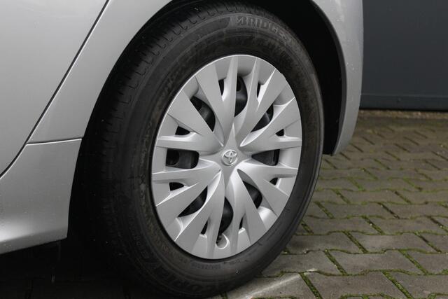 Toyota YARIS 1.5 Hybrid Active | Incl. 12 maanden garantie | 1ste eigenaar | 100% dealer onderhouden | Cruise control | Climate control | Lane assist | Parkeercamera |