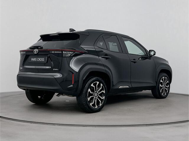 Toyota YARIS Cross 1.5 Hybrid 115 First Edition Trekhaak | Apple Carplay/Android Auto | Stoel-/Stuur verwarming | Parkeersensoren | Metaallak |