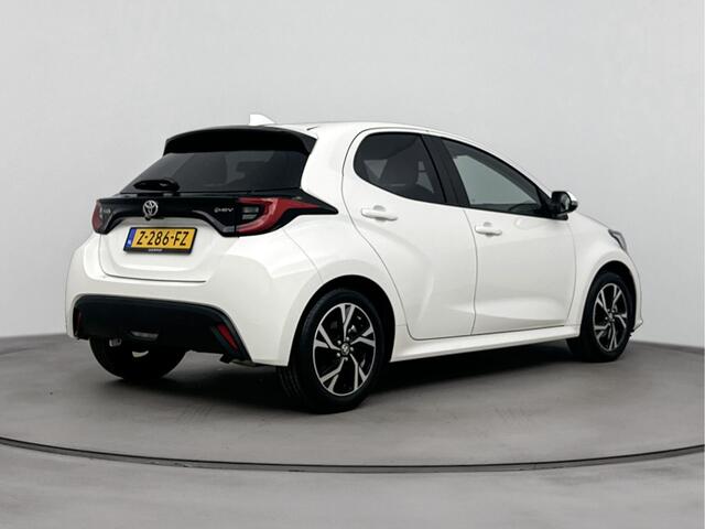 Toyota YARIS 1.5 Hybrid 115 First Edition | Full map navigatie | Climate control | LM velgen | Privacy glass |