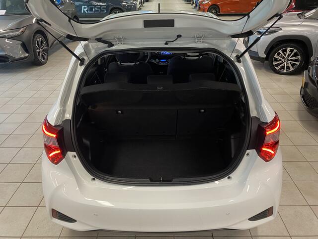 Toyota YARIS 1.5 Hybrid Design Edition