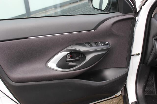 Toyota YARIS Cross 1.5 Hybrid 115 Dynamic Navi/Carplay, 18", Michelin Cross Climate, Privacy Glass, NIEUW