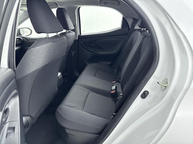 Toyota YARIS 1.5 Hybrid Dynamic Navi | Parelmoer | Dealeronderhouden | Achteruitrijcamera | Elektrische Ramen V+A | Keyless Entry/Go | LM-Velgen |