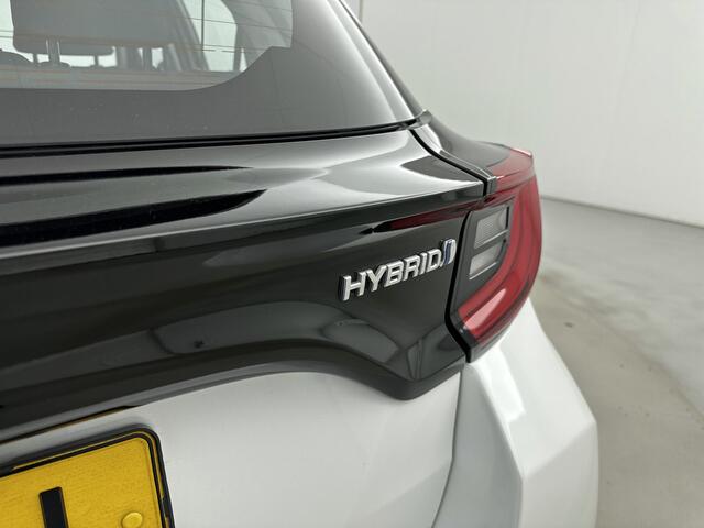 Toyota YARIS 1.5 Hybrid Dynamic Navi | Parelmoer | Dealeronderhouden | Achteruitrijcamera | Elektrische Ramen V+A | Keyless Entry/Go | LM-Velgen |