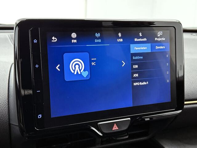 Toyota YARIS TOYOTA CROSS AWD Adventure Limited AWD | Treeplanken |