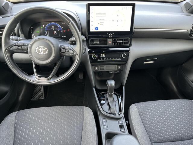 Toyota YARIS Cross 1.5 Hybrid 115 First Edition | Dode hoek waarschuwing | Stoel- + stuurverwarming | Parkeersensoren | Navigatie |