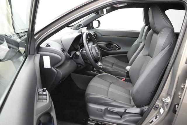 Toyota YARIS Cross 1.5 Hybrid Adventure | Afneembare Trekhaak | JBL Audio | Head Up Display | Grootscherm Navigatie |