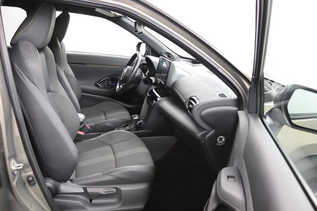 Toyota YARIS Cross 1.5 Hybrid Adventure | Afneembare Trekhaak | JBL Audio | Head Up Display | Grootscherm Navigatie |