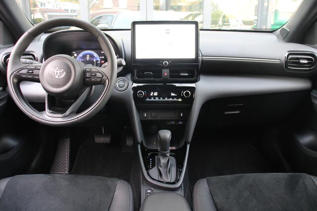 Toyota YARIS Cross 1.5 Hybrid 130 TeamPlayer Leder safety+winterpack