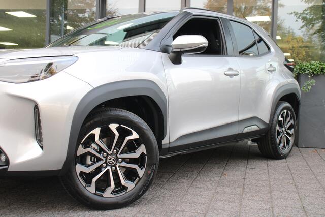 Toyota YARIS Cross 1.5 Hybrid 130 TeamPlayer Leder safety+winterpack