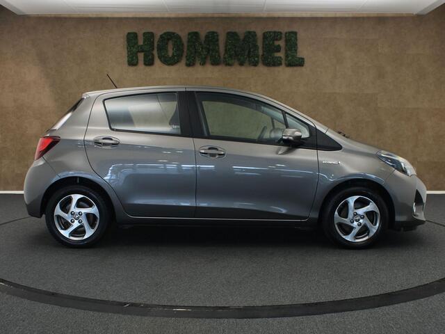 Toyota YARIS 1.5 Hybrid Trend - ORIGINEEL NEDERLANDSE AUTO - AFKOMSTIG VAN 2E EIGENAAR - VOLLEDIG ONDERHOUDEN - ALLE BOEKJES AANWEZIG- NAVIGATIE - CLIMATE CONTROL - LEDEREN STUUR - BOTSWAARSCHUWINGSSYSTEEM - 15 INCH LICHT METALEN VELGEN
