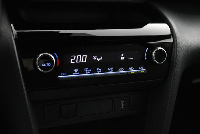 Toyota YARIS Cross 1.5 Hybrid Dynamic | Navigatie | Trekhaak | Keyless | Parkeercamera |