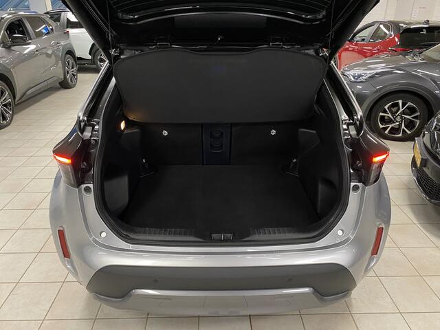 Toyota YARIS Cross 1.5 Hybrid Adventure | HUD |