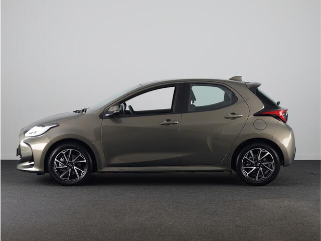 Toyota YARIS 1.5 Hybrid Dynamic | NL-Auto | Parkeercamera | Allseason banden | Cruise Control Adaptief | Keyless Entry/Start | 20-11 tammens