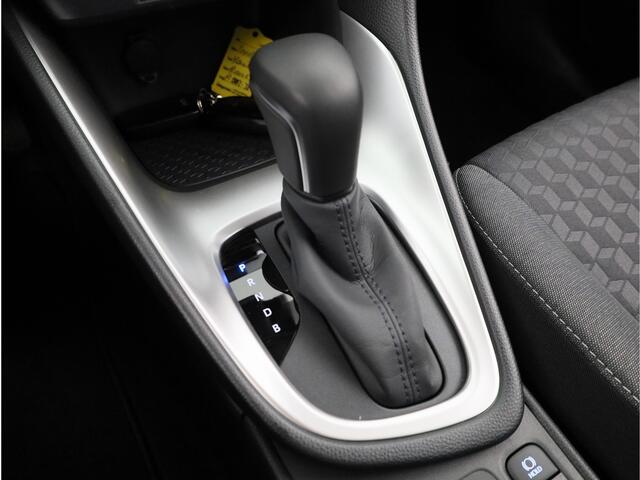 Toyota YARIS 1.5 Hybrid Dynamic | NL-Auto | Parkeercamera | Allseason banden | Cruise Control Adaptief | Keyless Entry/Start | 20-11 tammens