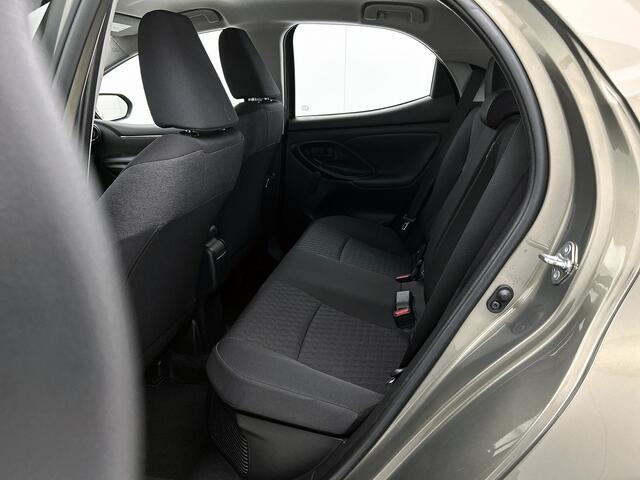 Toyota YARIS 1.5 Hybrid Active | Navigatie | Lichtmetalen velgen |