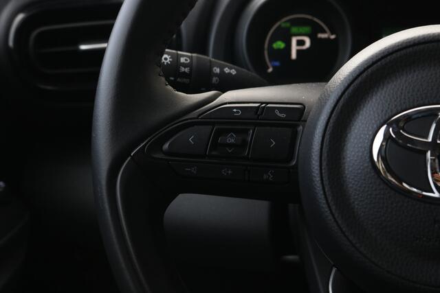 Toyota YARIS Cross 1.5 Hybrid Active All season banden | Car Play