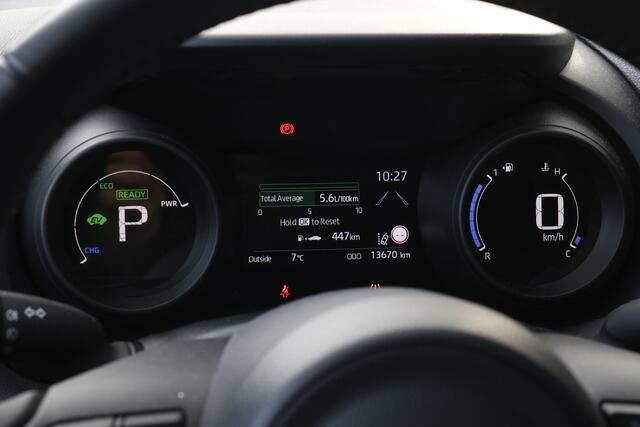 Toyota YARIS Cross 1.5 Hybrid Active All season banden | Car Play