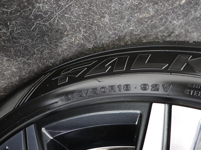 Toyota YARIS Cross 1.5 Hybrid 130 Launch Edition AWD Limited | BTW voertuig | 360 rondom zicht camera |