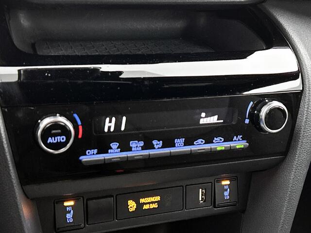 Toyota YARIS Cross 1.5 Hybrid Dynamic | Stoelverwarming | Dodehoeksensor | Achteruitrijcamera |