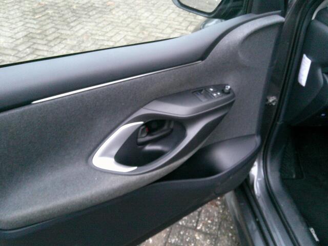 Toyota YARIS 1.5 Hybrid Active Apple Carplay/Android Auto