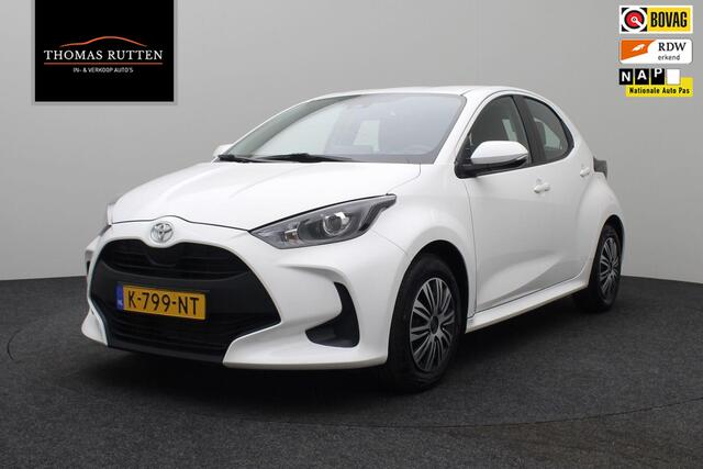 Toyota YARIS 1.5 VVT-i Active 2021 | Trekhaak Afneembaar | Achteruitrij Camera | Navigatie | DAB Radio | Lane Assist | Spraakbediening | Stuurwiel Bediening | Airco | NAP Nationale Autopas | 2 Sleutels | Boekjes