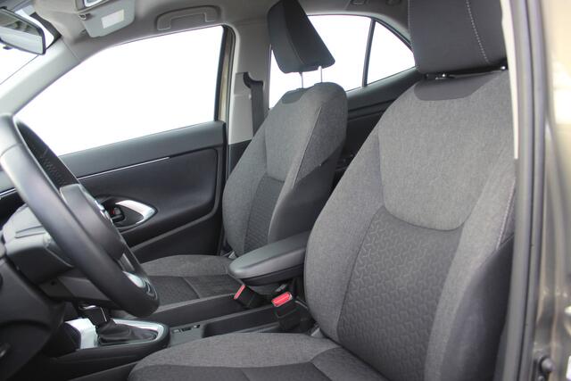 Toyota YARIS Cross 1.5 Hybrid Active Automaat All season banden l Adaptief cruise control l Navi l Apple/Android carplay l Armsteun l Elektrisch inklapbare buitenspiegels l Climate control l Achteruitrijcamera l VDL auto