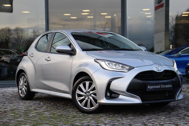 Toyota YARIS 1.5 VVT-i Dynamic, Stoel en stuurverwarming Apple Carplay, Android auto, Parkeercamera, Automatisch dimmend binnenspiegel, LED Verlichting