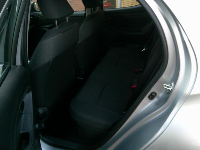 Toyota YARIS 1.5 Hybrid Active Trekhaak Pdc V+A