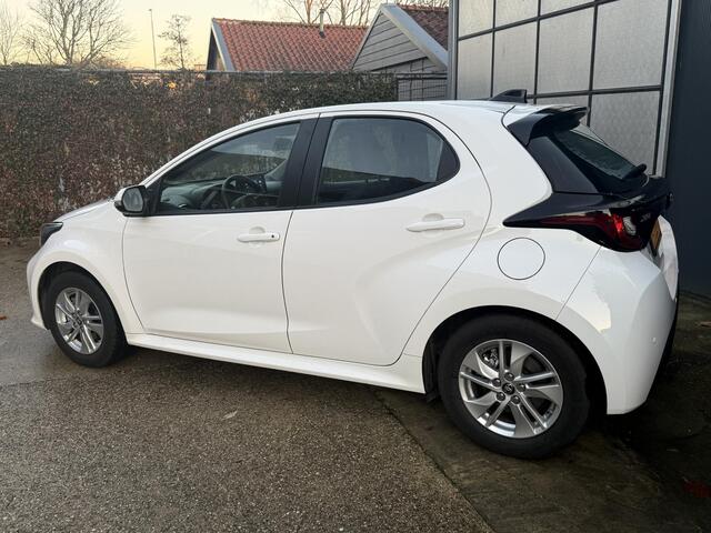 Toyota YARIS 1.5 Hybrid 115 Active | Apple CarPlay & Android auto | Parkeersensoren Achter | Adaptieve Cruise Control |